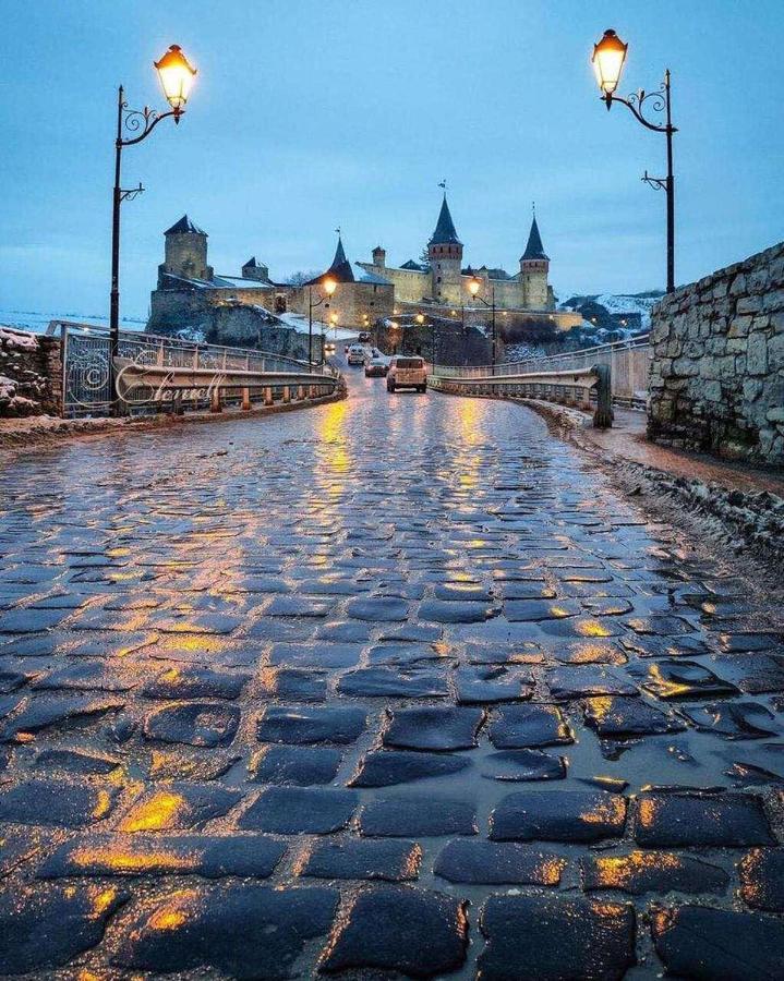 Апартаменты Премьер Kamianets-Podilskyi Exterior photo